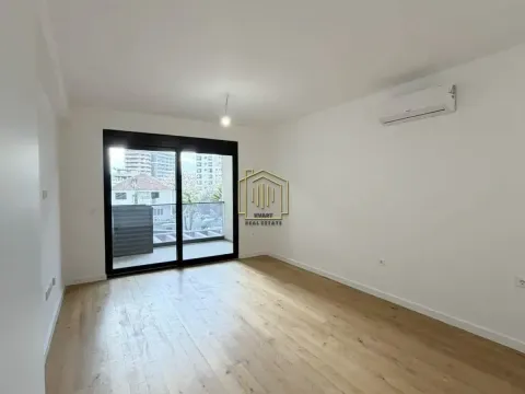 Prodaja, jednosoban stan, 54m², Centar, Bar - image 3
