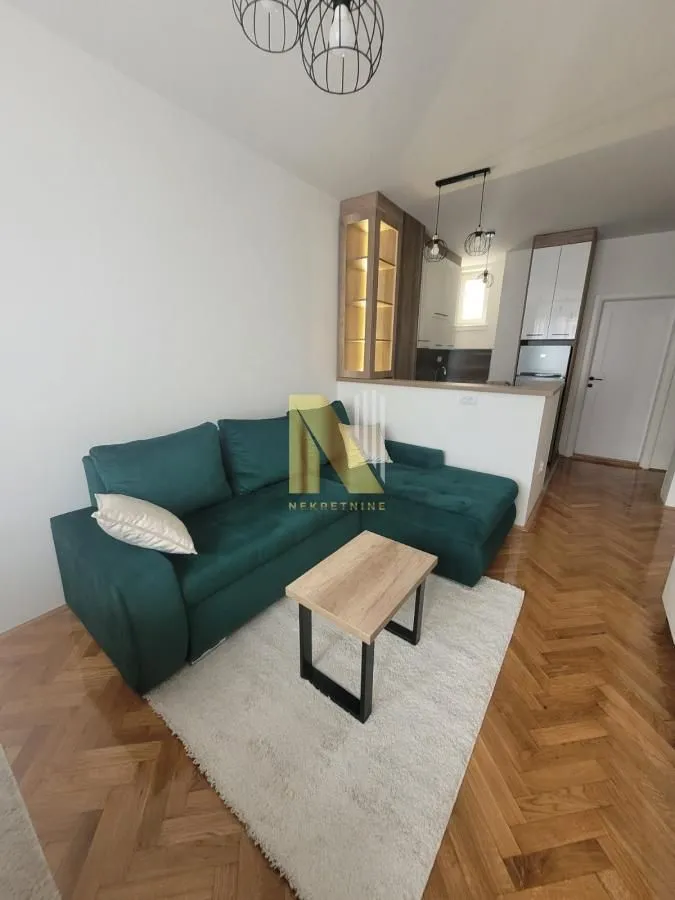 Izdavanje, stan, 38m², Rotkvarija, Novi Sad Sve Podlokacije