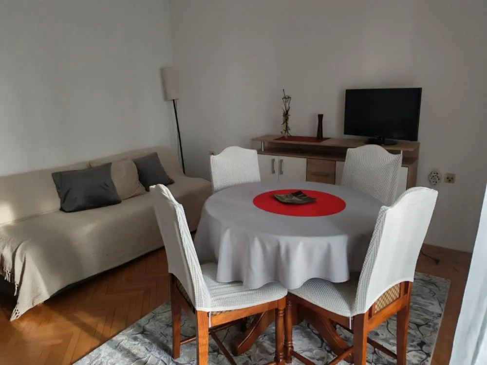 Rent, two bedroom apartment, 40m², Čukarica, Beograd