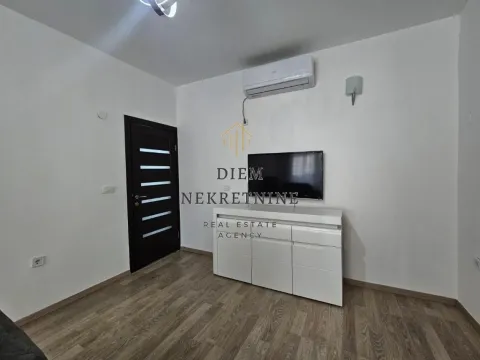 Rent, three bedroom apartment, 120m², Centar, Bar - image 17