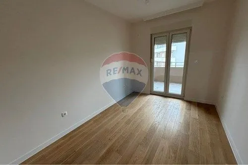 Izdavanje, jednosoban stan, 48m², Central Point, Podgorica