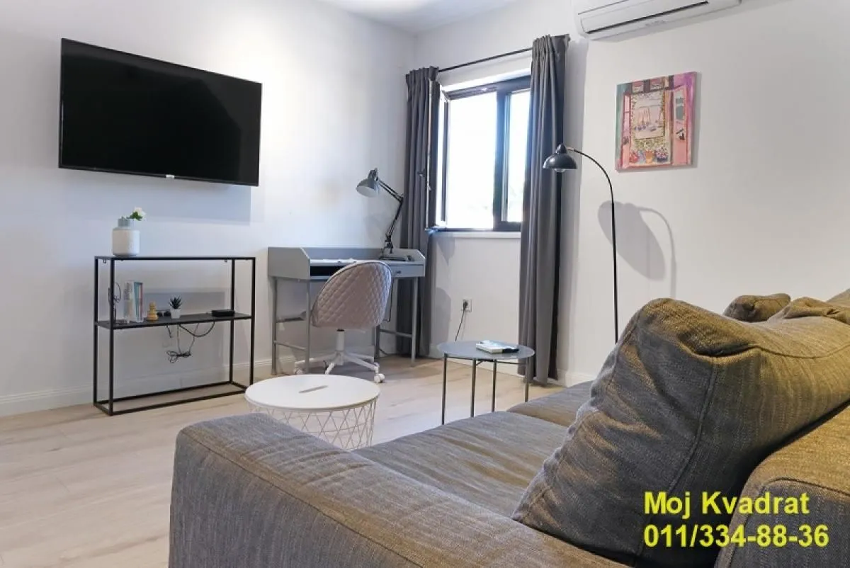 Prodaja, četvorosoban stan, 109m², Zemun Centar, Zemun Sve Podlokacije