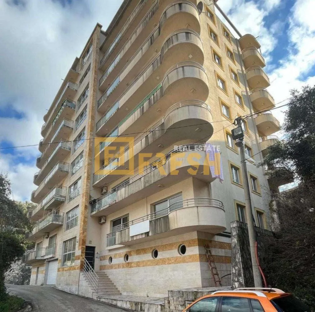 Izdavanje, trosoban stan, 88m², Bečići, Budva