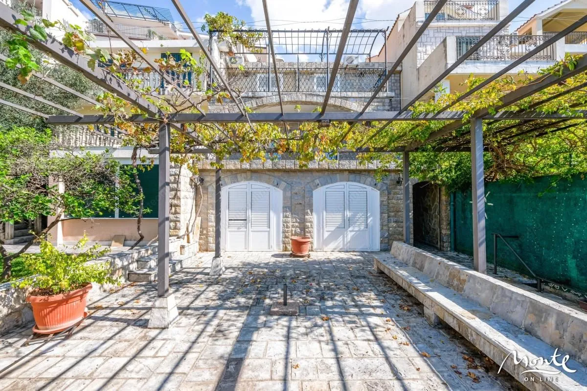 Sale, house, 375m², Sveti Stefan, Budva