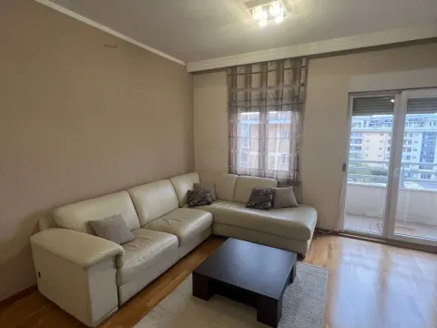 Prodaja, jednosoban stan, 51m², City Kvart, Podgorica - image 1