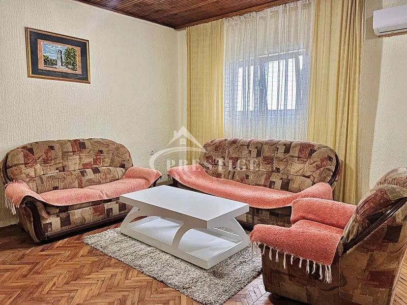 Izdavanje, dvosoban stan, 90m², Stara Varoš, Podgorica