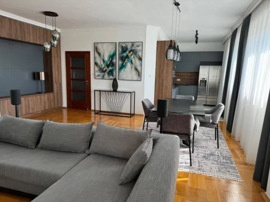 Prodaja, dvosoban stan, 107m², Centar, Bar