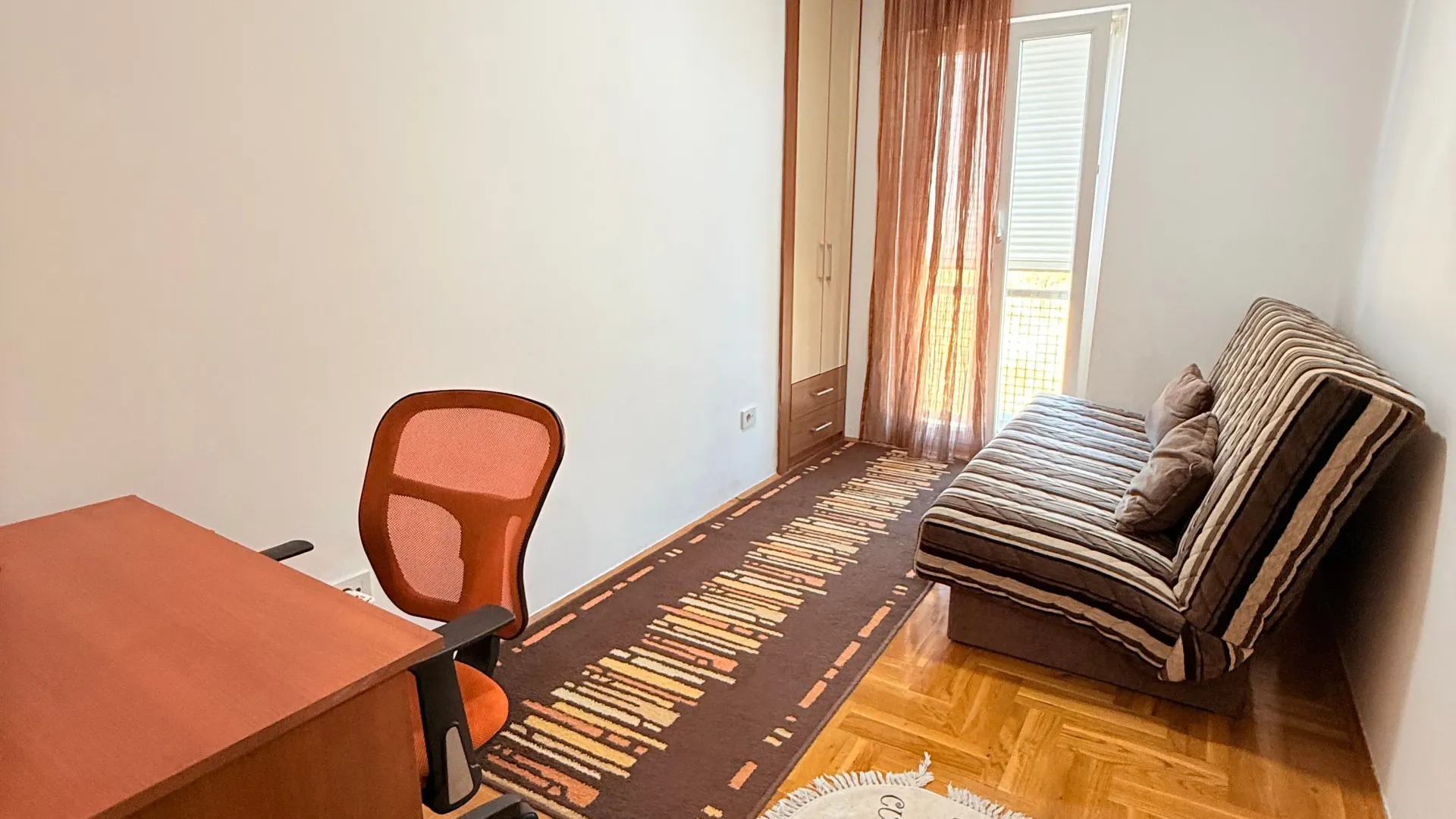 Izdavanje, dvosoban stan, 60m², City Kvart, Podgorica
