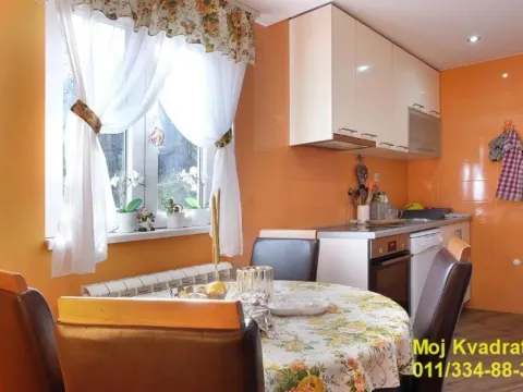 Prodaja, kuća, 214m², Zvezdarska Šuma, Zvezdara Sve Podlokacije - image 4