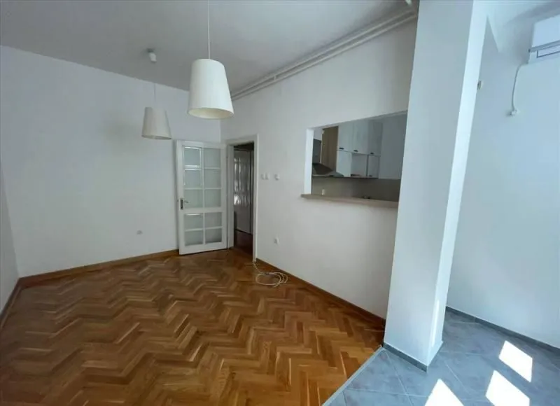 Izdavanje, trosoban stan, 70m², Palata Pravde, Beograd