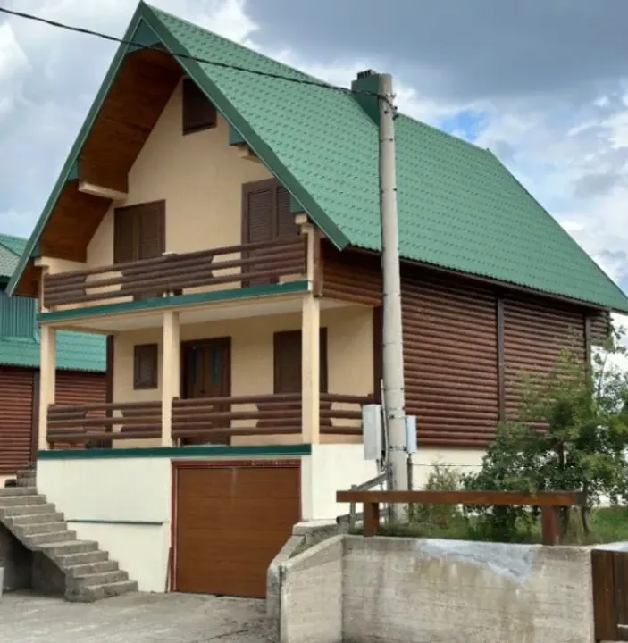 Sale, house, 200m², Motički gaj, Žabljak