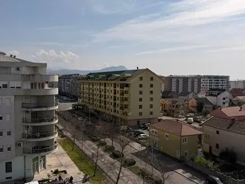 Izdavanje, dvosoban stan, 67m², Stari Aerodrom, Podgorica - image 2