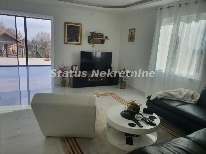 Prodaja, kuća, 360m², Irig, Srbija