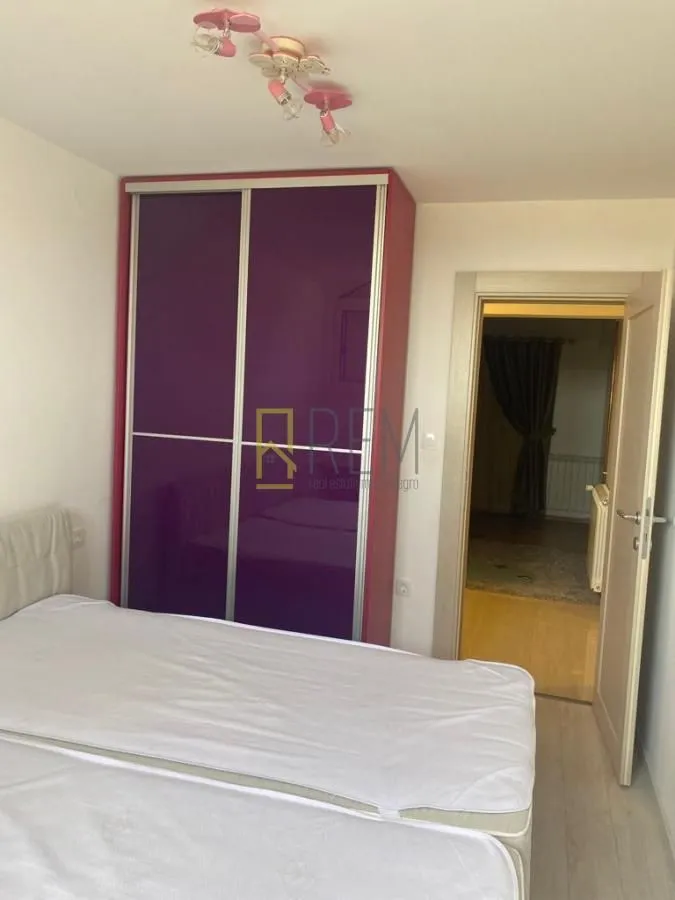 Izdavanje, trosoban stan, 125m², Vranići, Podgorica