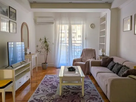 Izdavanje, trosoban stan, 93m², City Kvart, Podgorica - image 1