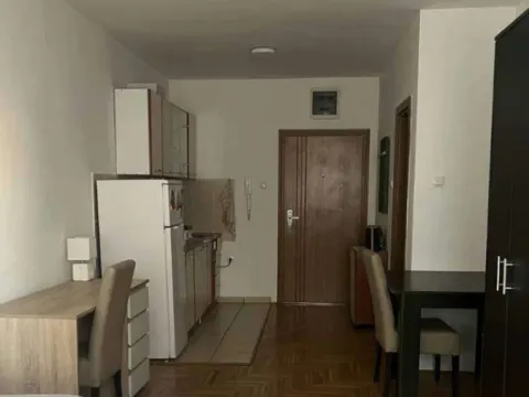 Izdavanje, garsonjera, 26m², Bulevar Evrope, Novi Sad Sve Podlokacije - image 2