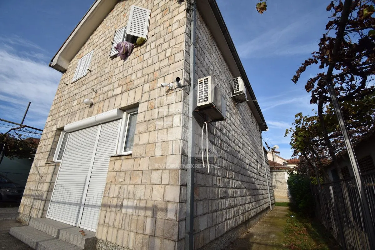Prodaja, kuća, 230m², Masline, Podgorica