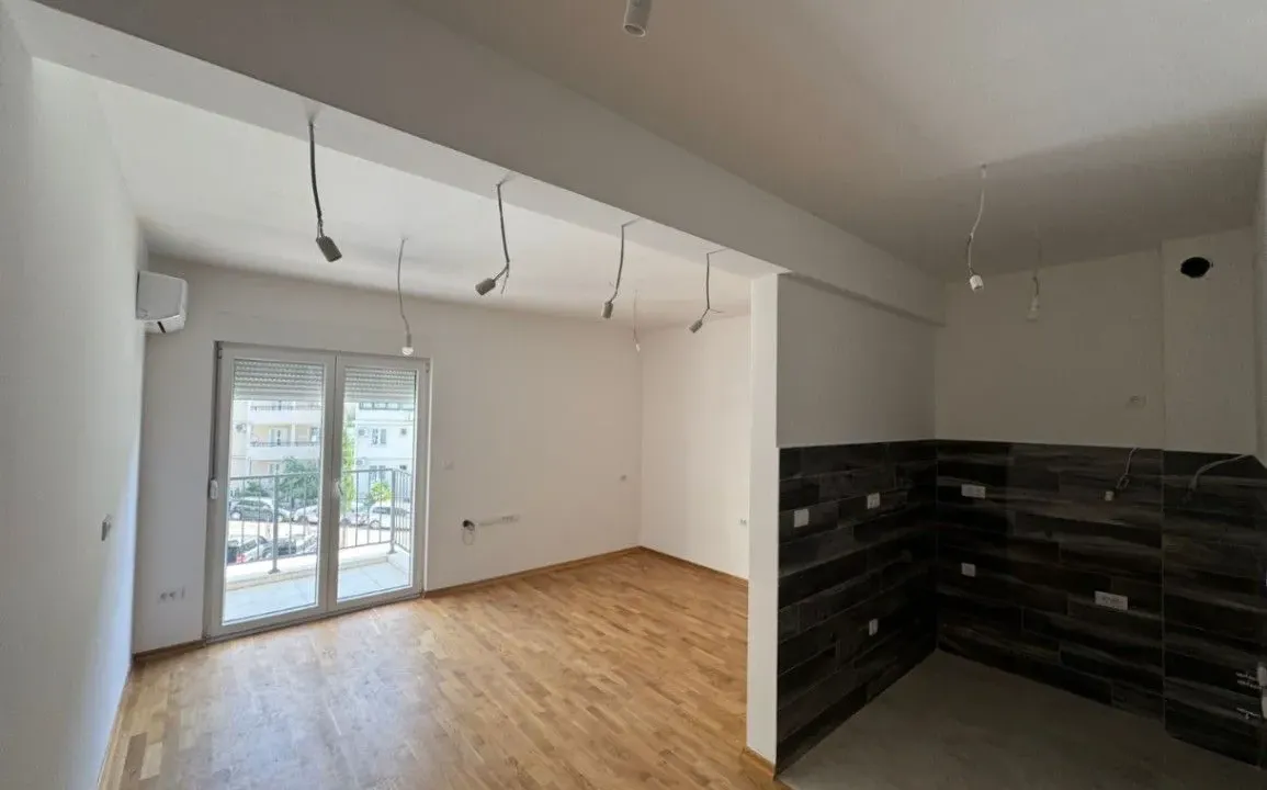 Prodaja, garsonjera, 31m², Lazi, Budva