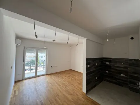 Prodaja, garsonjera, 31m², Lazi, Budva