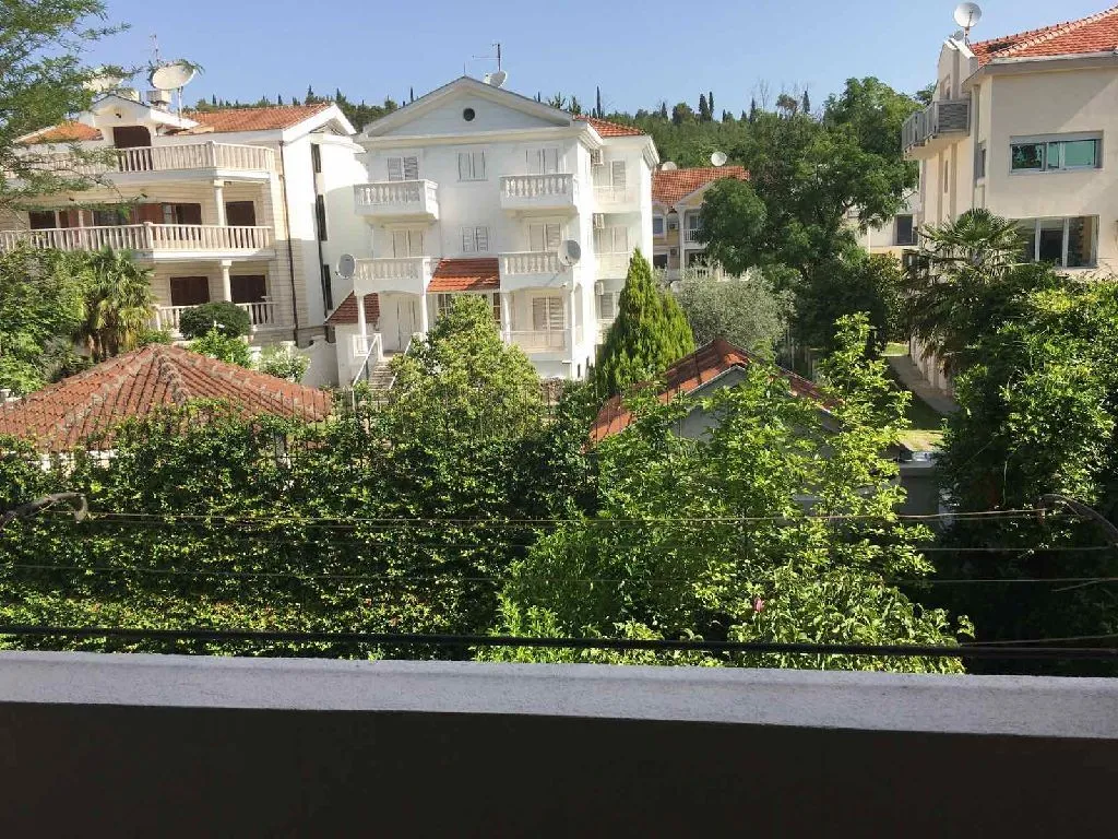 Prodaja, kuća, 200m², Gorica C, Podgorica