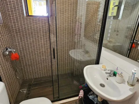 Izdavanje, dvosoban stan, 56m², Dalmatinska ulica, Podgorica - image 7