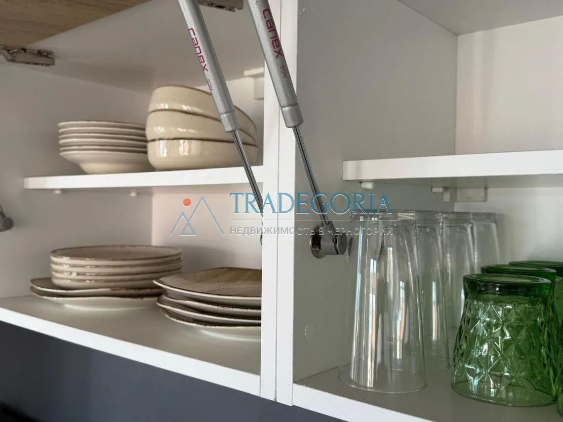 Prodaja, dvosoban stan, 70m², Tivat, Crna Gora