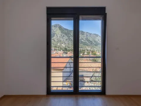 Prodaja, kuća, 160m², Škaljari, Kotor - image 10