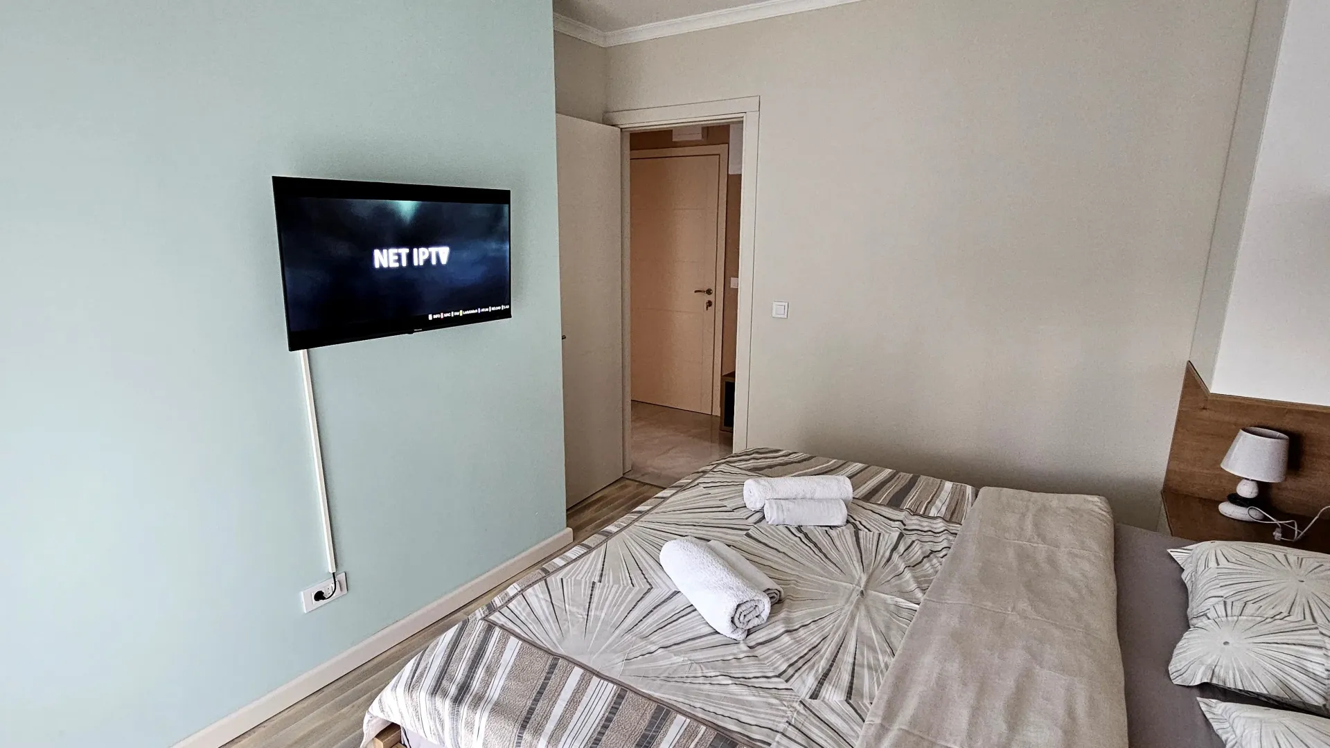 Izdavanje, dvosoban stan, 55m², Kalimanj, Tivat