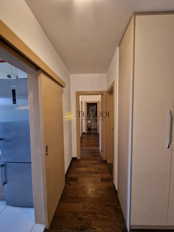 Prodaja, trosoban stan, 86m², Adamovićevo Naselje, Novi Sad Sve Podlokacije