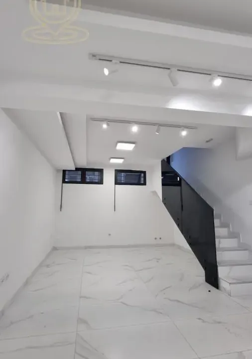 Izdavanje, poslovni prostor, 64m², Spens, Novi Sad Sve Podlokacije