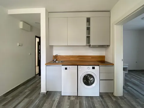 Izdavanje, dvosoban stan, 60m², Radovići, Tivat - image 4