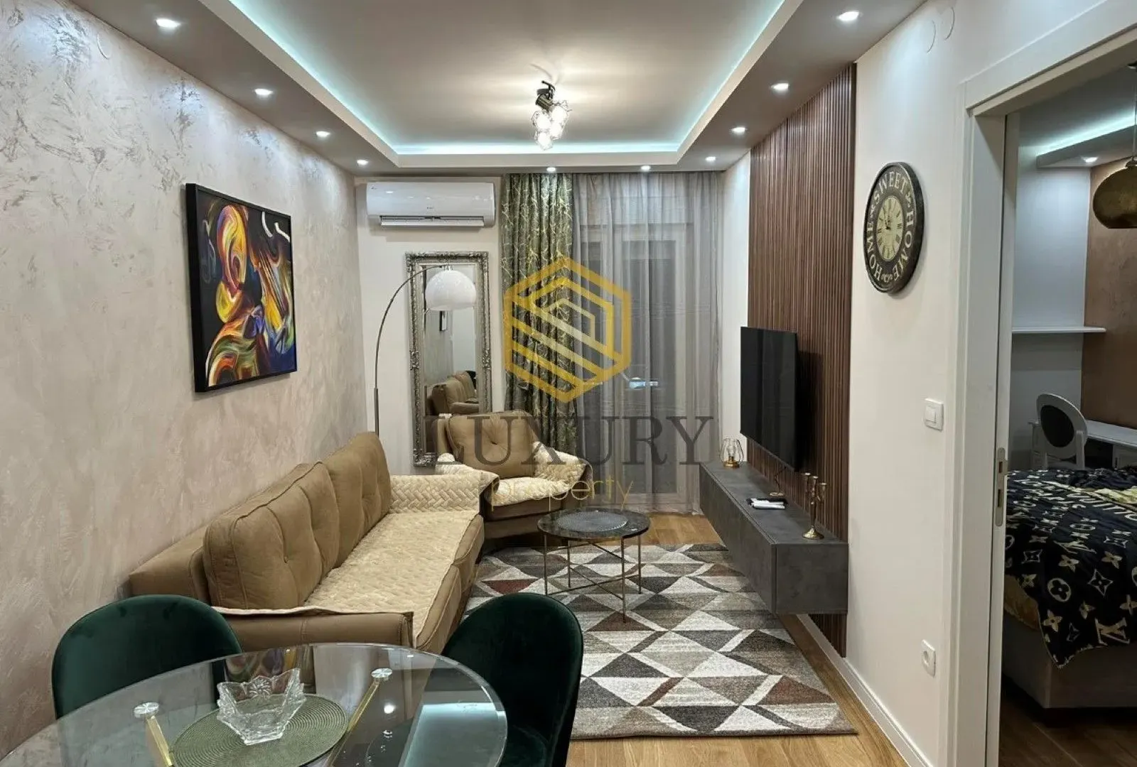 Izdavanje, jednosoban stan, 45m², Central Point, Podgorica