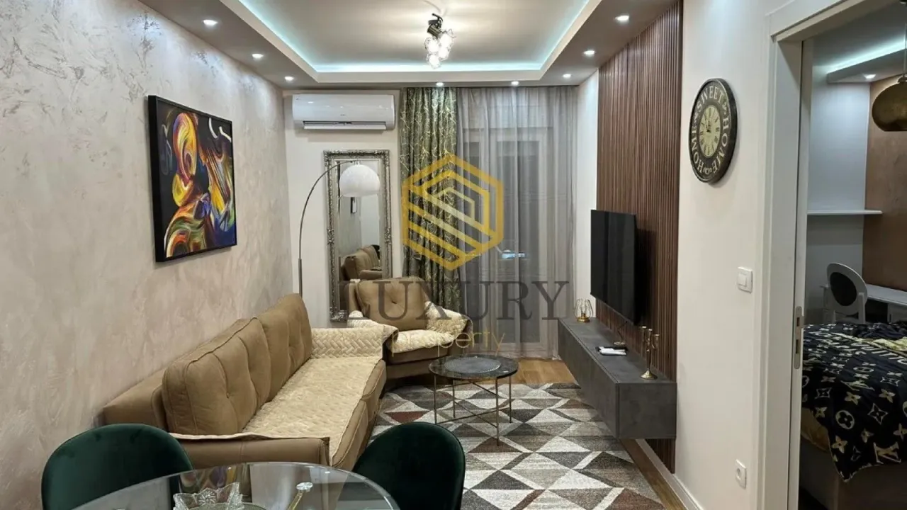 Izdavanje, jednosoban stan, 45m², Central Point, Podgorica