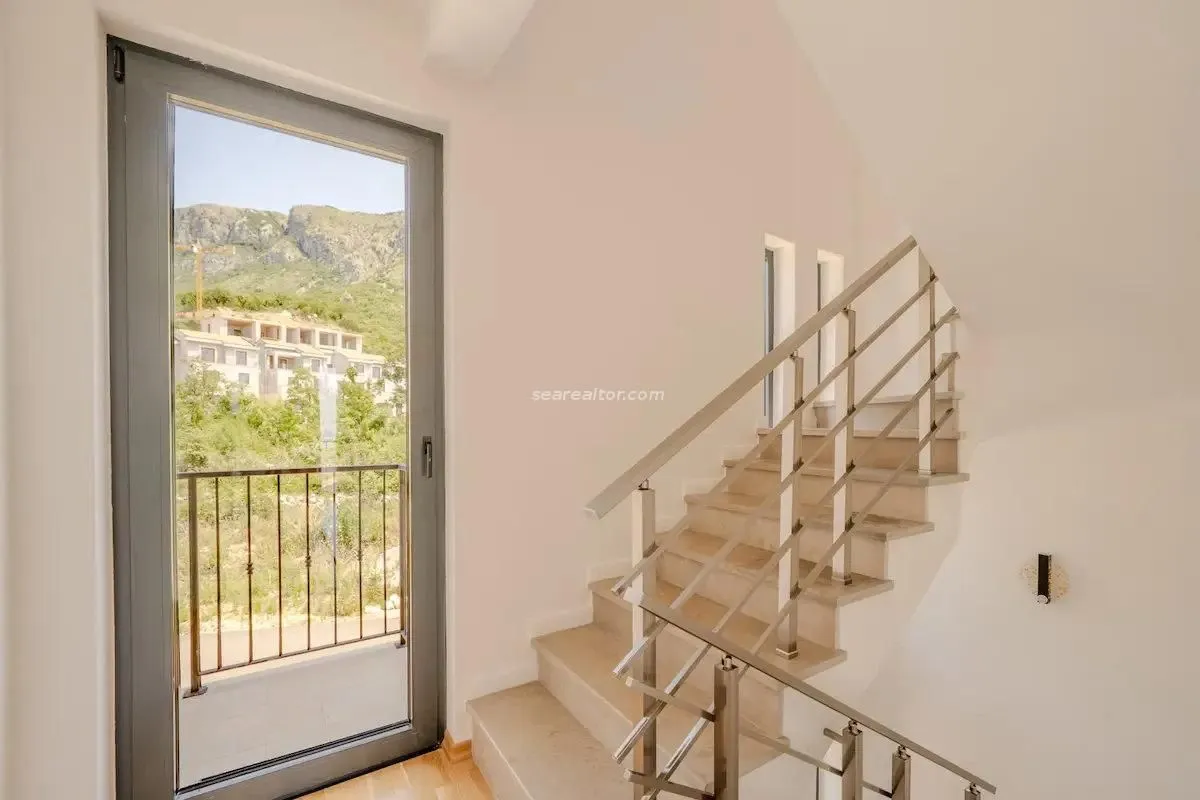 Prodaja, kuća, 223m², Reževići, Budva