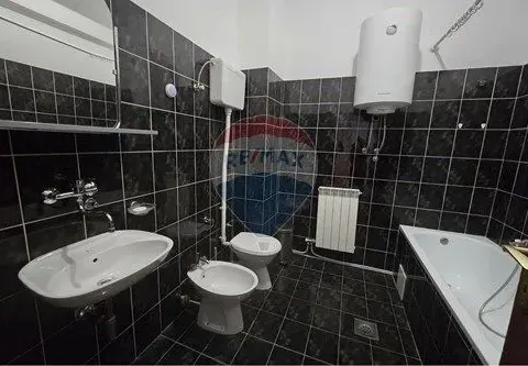 Izdavanje, kuća, 250m², Zabjelo, Podgorica - image 16