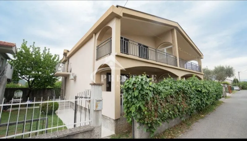 Rent, house, 160m², Gornja Gorica, Podgorica