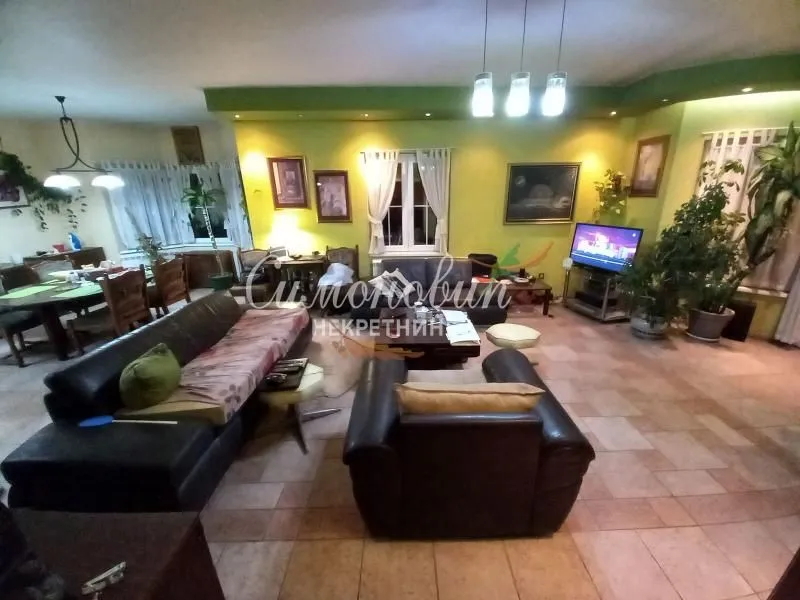 Prodaja, kuća, 167m², Ledine, Beograd