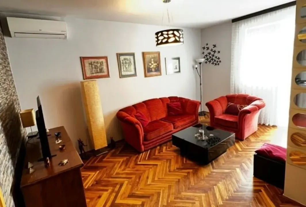 Izdavanje, dvosoban stan, 55m², Blok 6, Podgorica