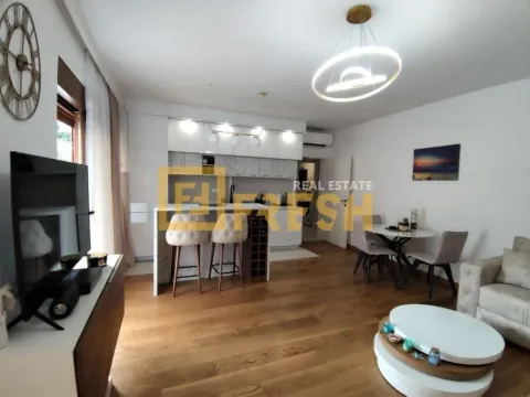 Izdavanje, jednosoban stan, 51m², Tivat, Crna Gora - image 11