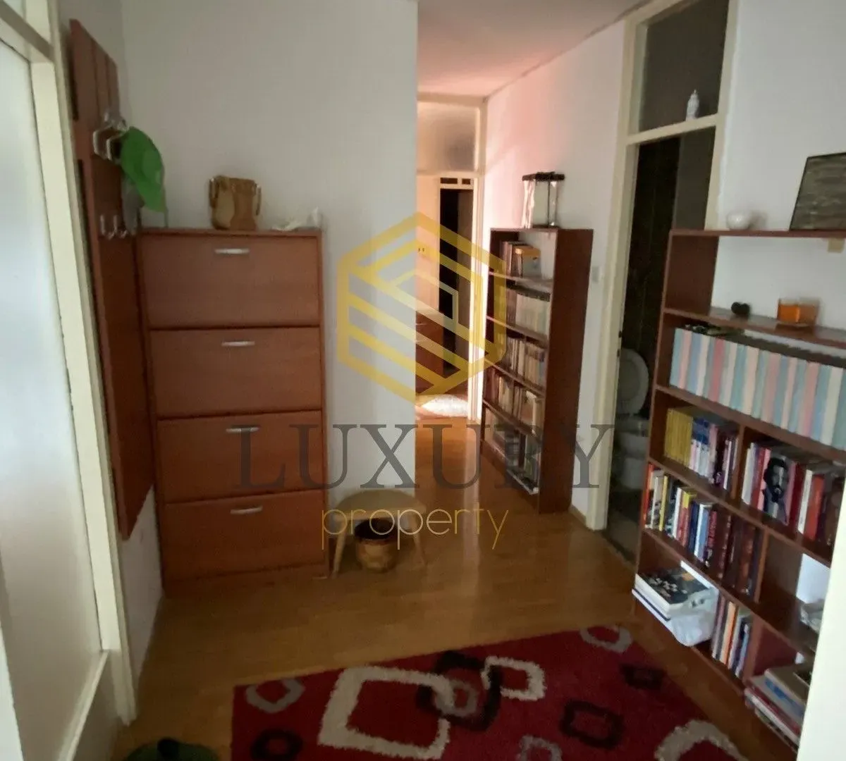 Izdavanje, dvosoban stan, 80m², Zabjelo, Podgorica
