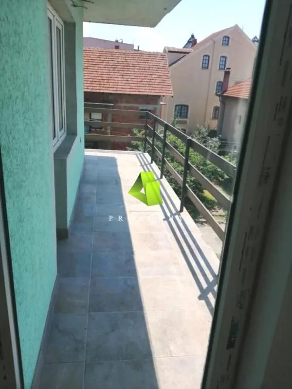 Prodaja, trosoban stan, 116m², Donja Vrežina, Niš