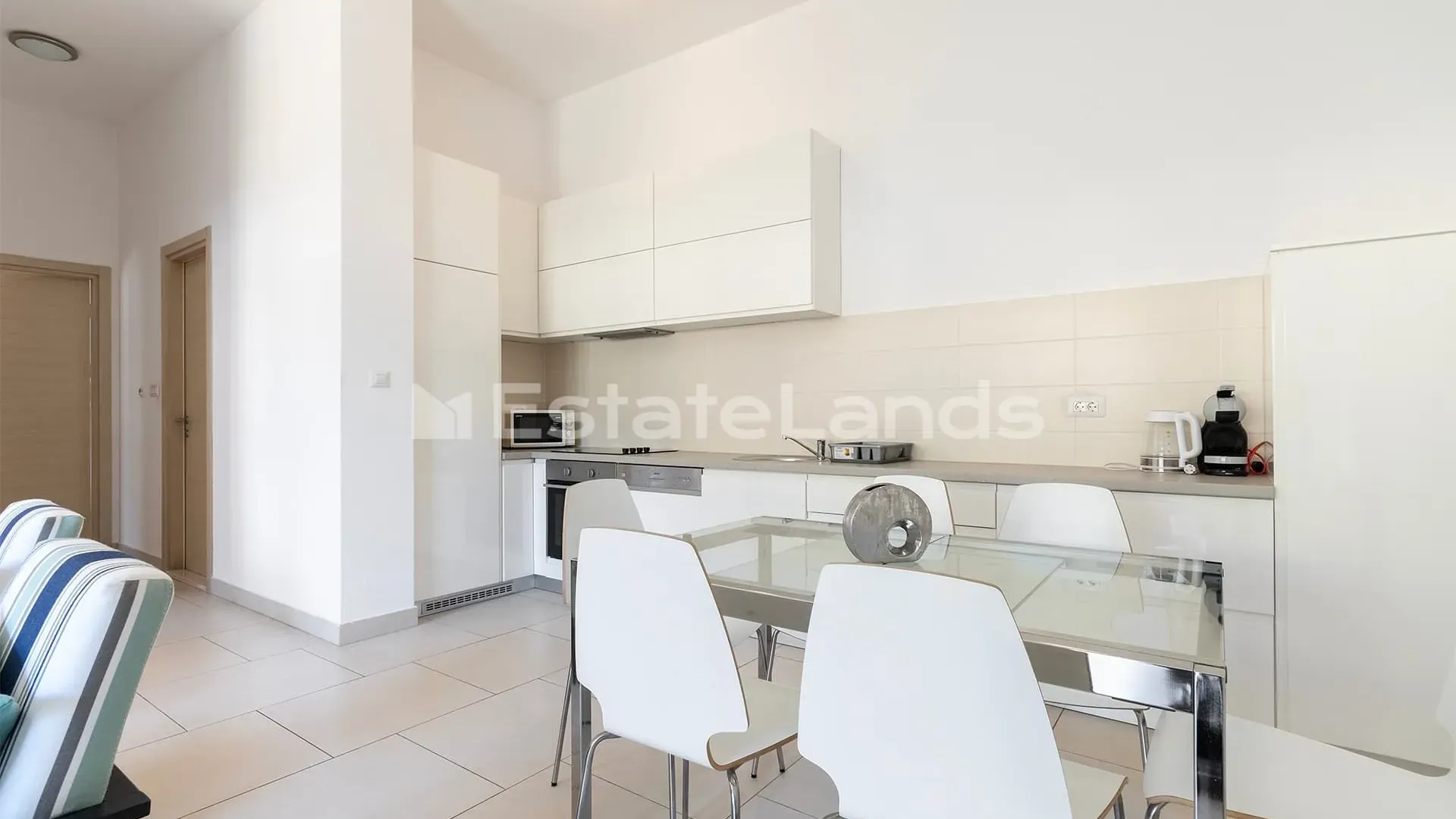 Sale, two bedroom apartment, 84m², Morinj, Kotor