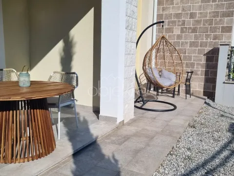 Izdavanje, stan, 72m², Tivat, Crna Gora - image 2