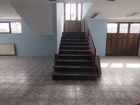 Izdavanje, poslovni prostor, 500m², Batajnica, Beograd - image 7