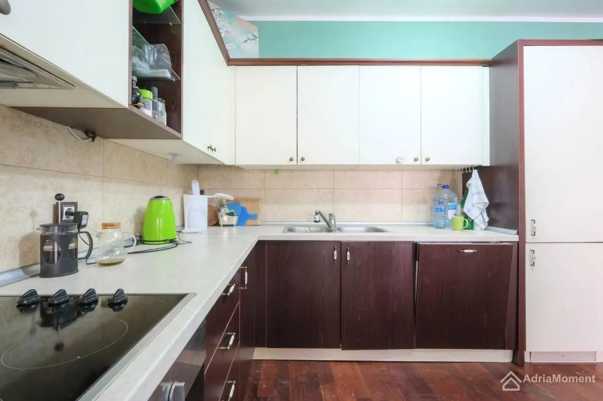 Sale, two bedroom apartment, 85m², Dobrota, Kotor
