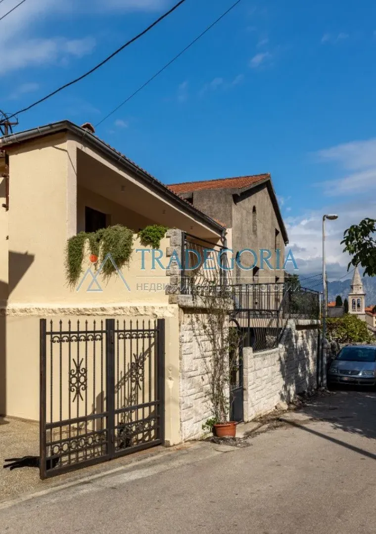 Prodaja, kuća, 170m², Škaljari, Kotor