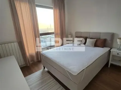 Izdavanje, trosoban stan, 86m², Savski Venac, Beograd - image 11