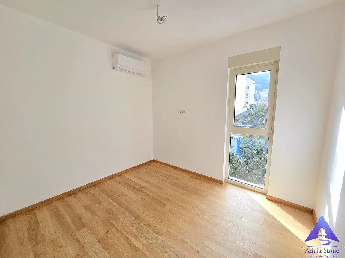 Prodaja, dvosoban stan, 65m², Centar, Budva