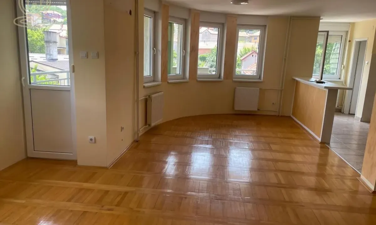 Prodaja, četvorosoban stan, 108m², Palilula, Niš