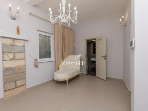 Sale, house, 234m², Tivat, Crna Gora - image 10